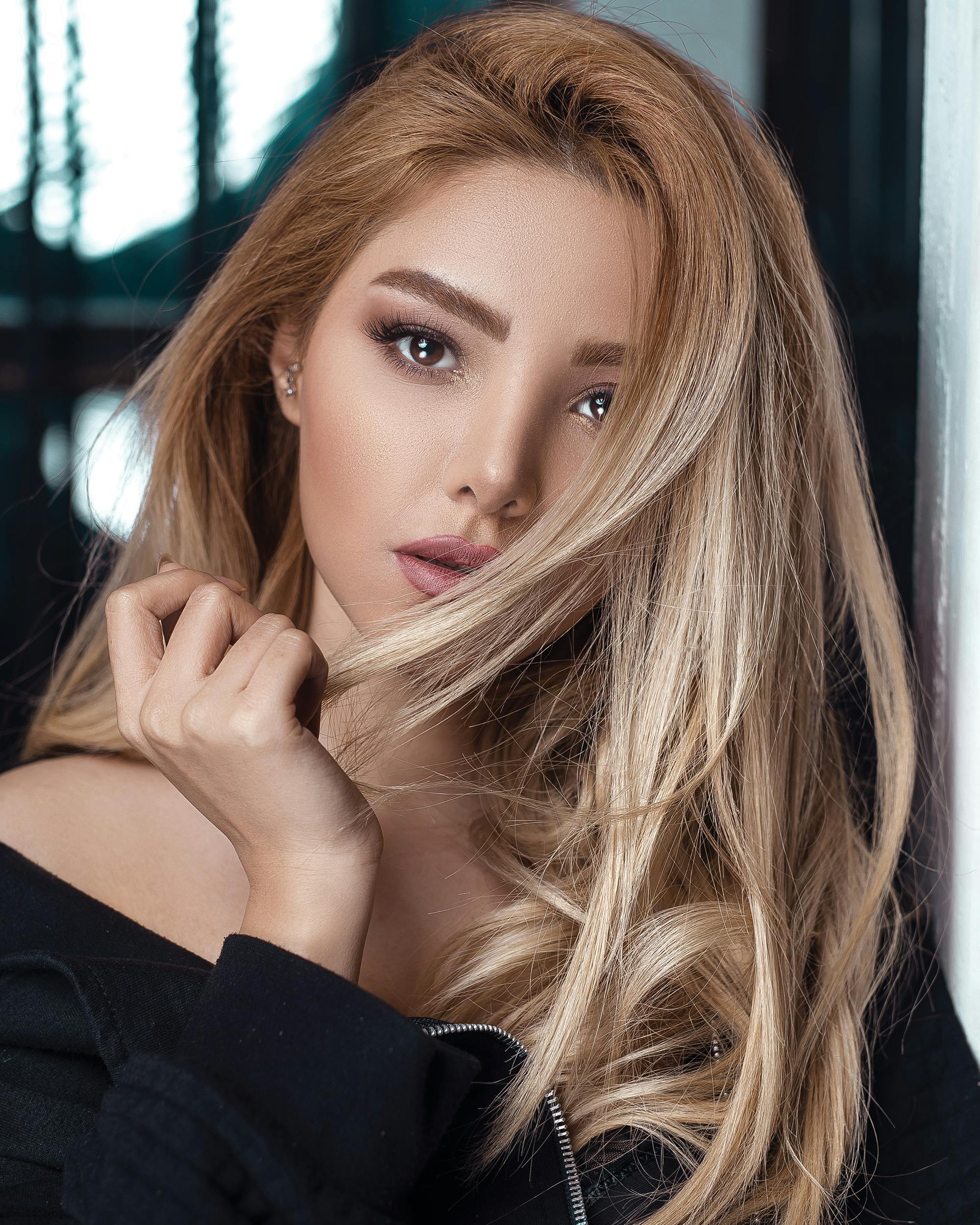 Peinado y styling para cabello femenino